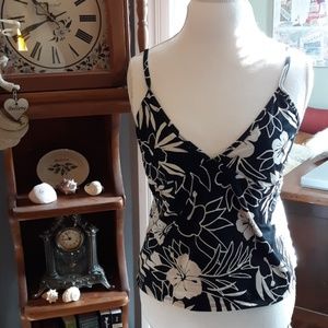 Old Navy 2 piece swimsuit